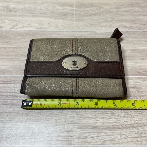 FOSSIL / Ladies Brown Leather and Tan Metallic Tri Fold Wallet - Picture 7 of 10